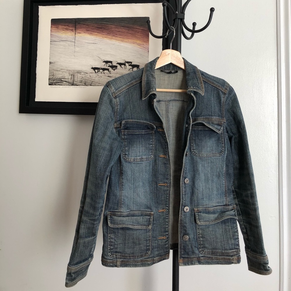 ๐Contrast - Jean Jacket๐ - Picture 1 of 4